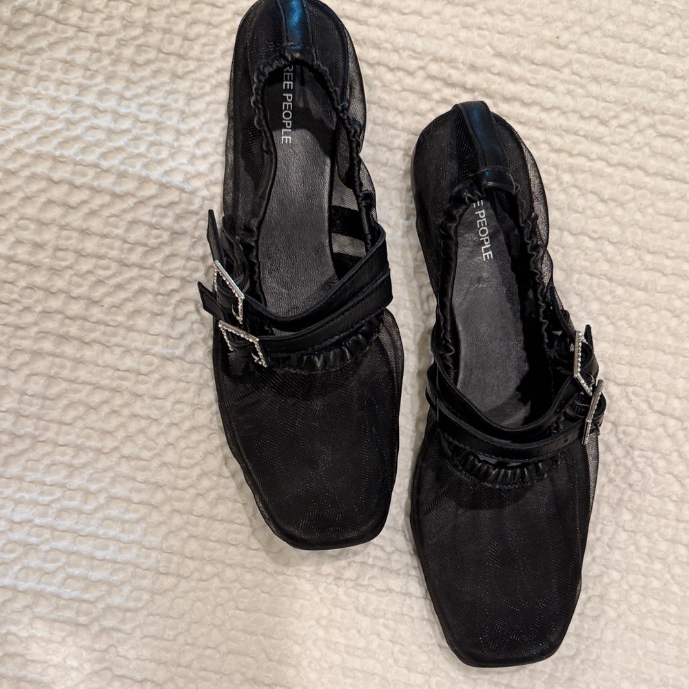 Free People Black Leather Buckle Gemini Mary Jane Flats w/Ruched Trim size 8.5